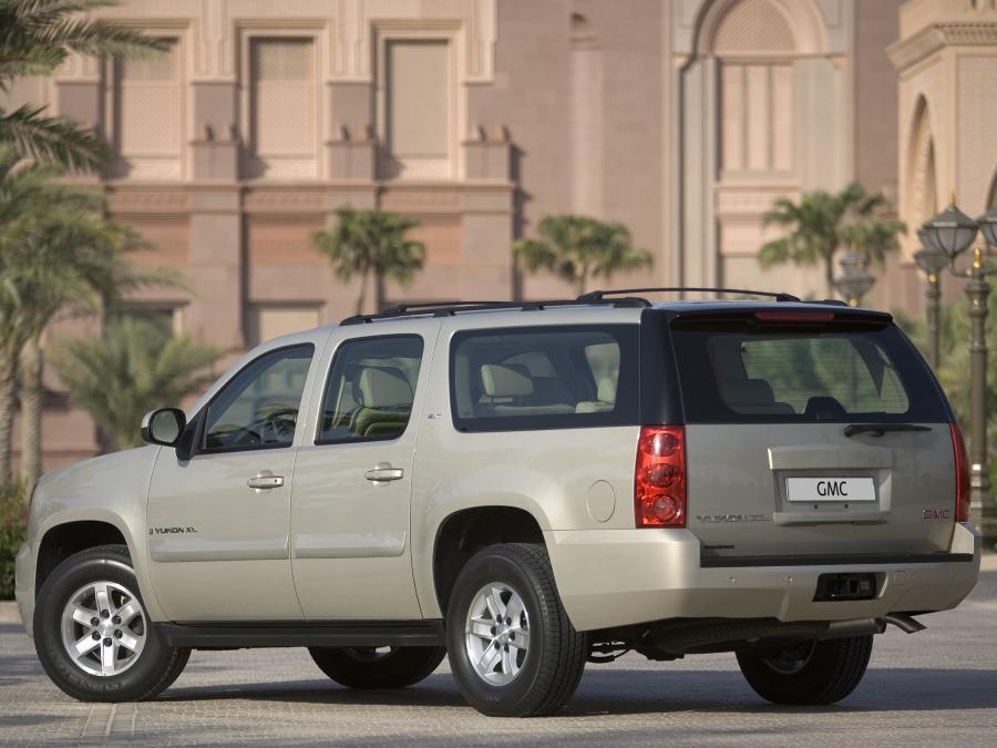  GMC Yukon XL 2006 года  (фото 2 из 7)